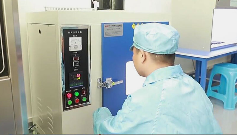 硅膠制品噴有手感油有什么作用？